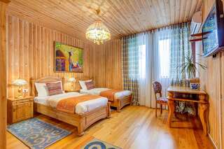 Отель Navat Hotel Бишкек Двухместный номер с 1 кроватью или 2 отдельными кроватями и ванной комнатой-6