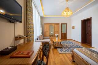 Отель Navat Hotel Бишкек Улучшенный двухместный номер с 1 кроватью-8