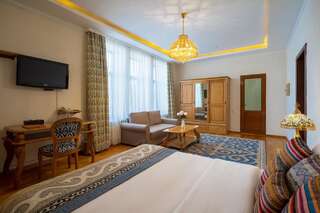 Отель Navat Hotel Бишкек Улучшенный двухместный номер с 1 кроватью-9